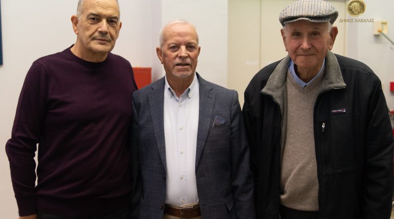 Παρουσίαση του λευκώματος «Βασίλης Βασιλικός: Στιγμές… από τη ζωή και το έργο του» στη Δημοτική Βιβλιοθήκη Καβάλας