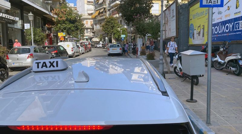 «Ο κλάδος μας είναι πάρα πολύ επιβαρυμένος και δεν αντέχει άλλα βάρη”, αναφέρει  ο πρόεδρος του Σωματείου Ιδιοκτητών ΤΑΞΙ Βασίλης  Αντώνας