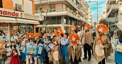 Επιτυχής και η φετινή Αλφαβητοπαρέλαση στην Καβάλα – «Η αλλαγή τοποθεσίας από την Ομόνοια στην Βενιζέλου ήταν η καλύτερη επιλογή» τονίζει η πρόεδρος της Ζωή Ζαχαριάδου