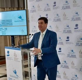 Άμεσες λύσεις μέχρις ότου να κατατεθεί η κυκλοφοριακή μελέτη που θα χρειαστεί πολύ χρόνο, ζήτησε με δηλώσεις του ο σύμβουλος επιχειρήσεων, Μάρκος Δέμπας