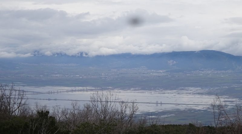 Παραμένουν πλημμυρισμένα τα Τενάγη Φιλίππων με την καλλιεργητική χρονιά να έχει χαθεί για ακόμα μια χρονιά σύμφωνα με τον πρόεδρο του Αγροτικού Συλλόγου Καβάλας Κώστα Στεφανίδη