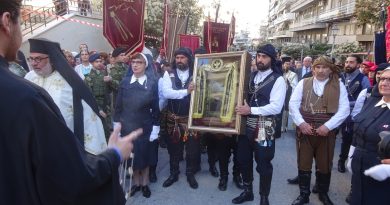 Πλήθος πιστών στην υποδοχή της εικόνας της Παναγίας Σουμελά
