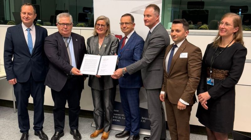 Η Περιφέρεια Ανατολικής Μακεδονίας και Θράκης πρωτοστατεί στη δημιουργία συμμαχίας για τις Περιφέρειες Ανατολικών Συνόρων της Ευρωπαϊκής Ένωσης-Υπογράφηκε κείμενο θέσεων για τα ανατολικά σύνορα